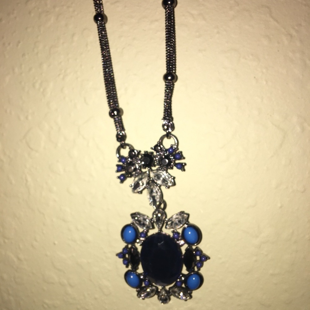 Stunning statement necklace.